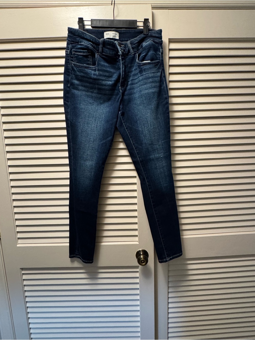 Like new !! BKE Women's Dark Wash Skinny Jeans